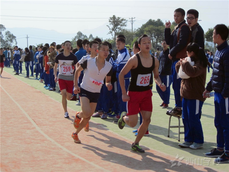 【赛况】福建西山学校高中部第八届运动会男子1500米比赛